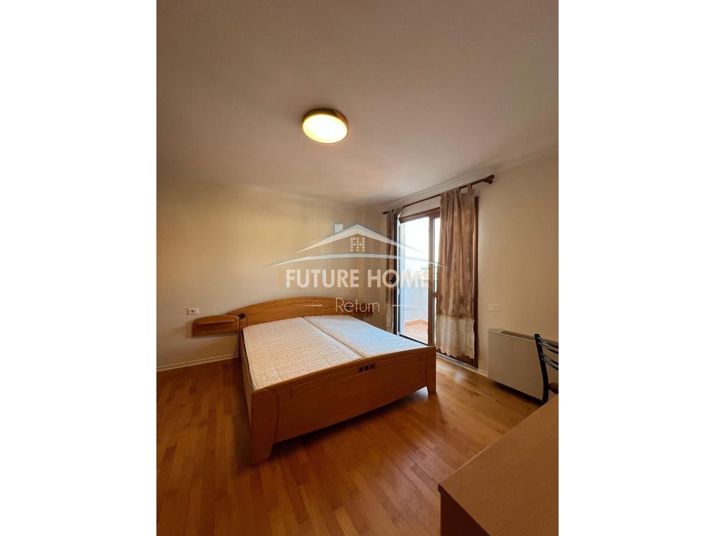 Shitet Apartament 2+1, Kinostudio