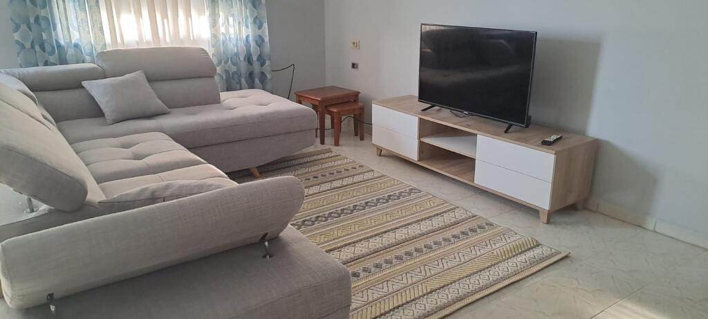 Jepet Me Qera Apartament 2+1+1 Ballkon