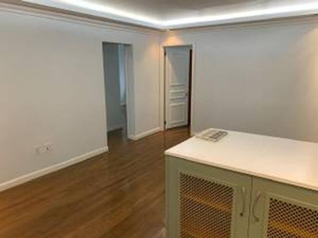 Zyre me qera tek Mize Peza (ID BZ2635) Tirane.