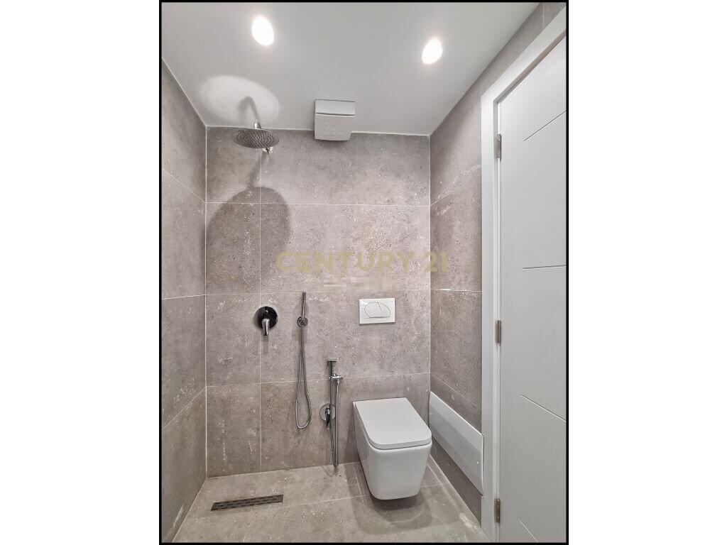 Shesim Apartament 2+1 dhe Garsoniere tek Kryqezimi 21 Dhjetorit