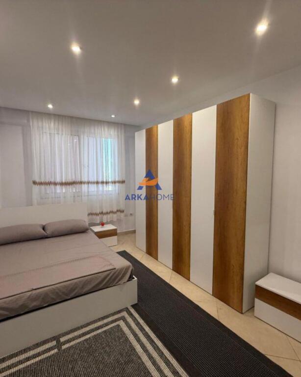 JEPET APARTAMENT ME QERA 2+1+BALLKON PRANE "BOHEM, UNAZA E RE"