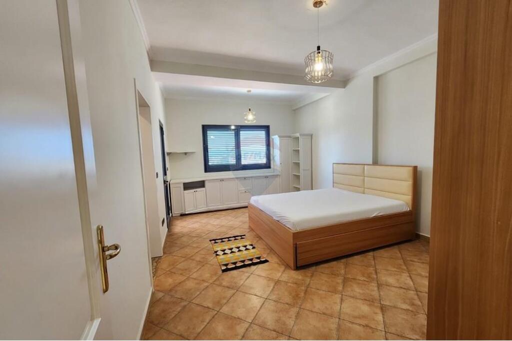!Apartament 2+1 për Qira te Rruga e Kavajës!