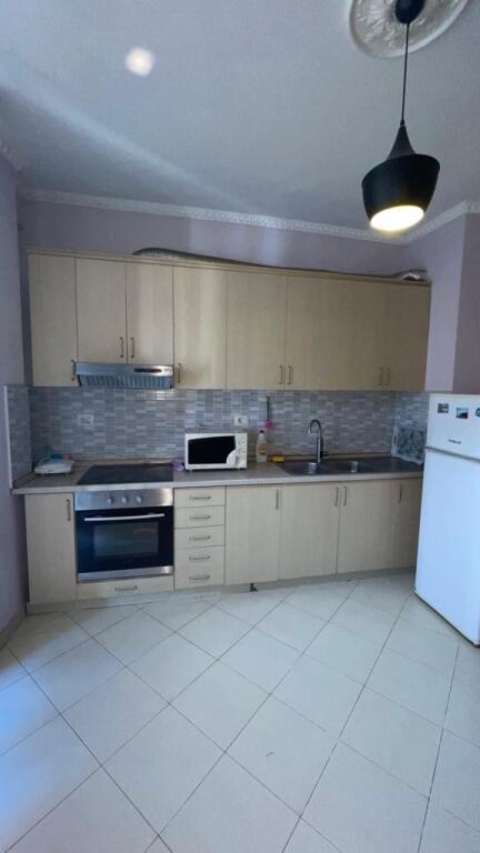 In Affitto Appartamento 1+1+1 Balcone