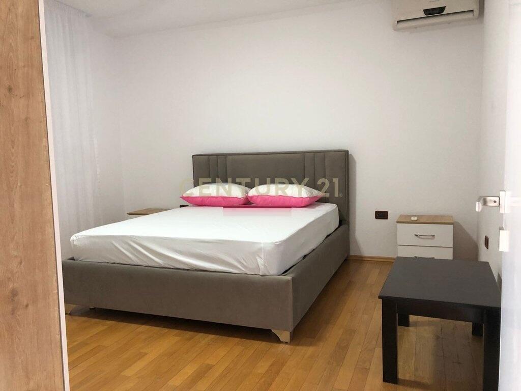 APPARTAMENTO 2+1 IN AFFITTO VICINO AL MERCATO ELETTRICO, TIRANA