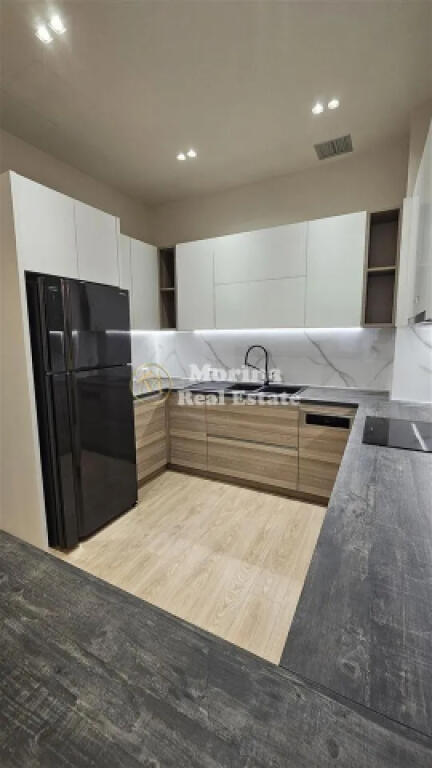 Shitet Apartament 3+1+2, Liqeni Artificial.