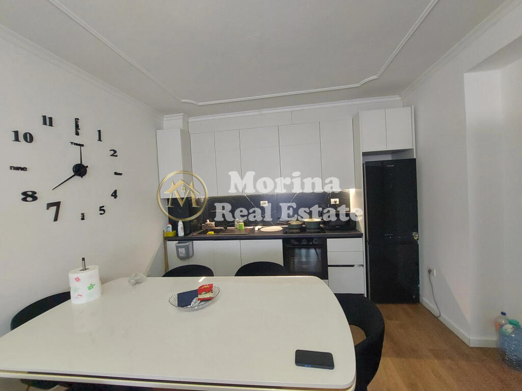 Shitet, Apartament 2+1.