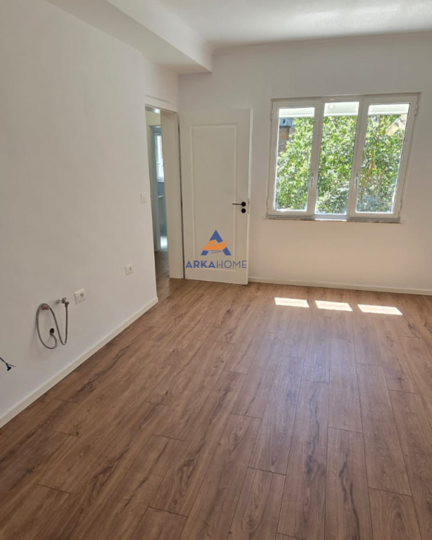 FOR SALE APARTMENT 1+1 "TE MOZAIKU I TIRANES".