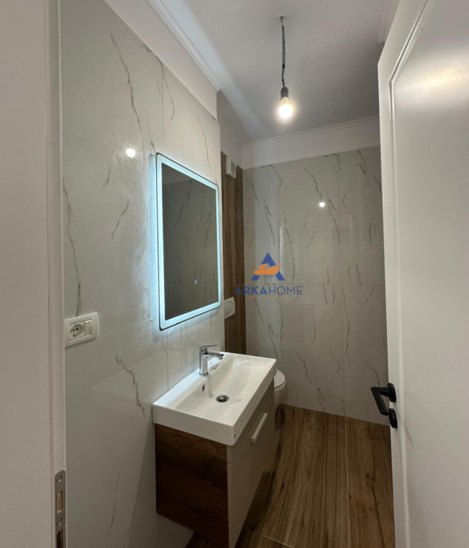 SHITET APARTAMENT 1+1 43M2 NE RRUGEN E DURRESIT "PROKURORIA E TIRANES (Haxhi Hysen Dalliu).