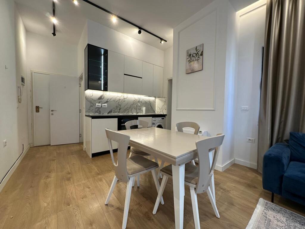 Rent Apartment 1+1 Near the intersection of the Paris Commune