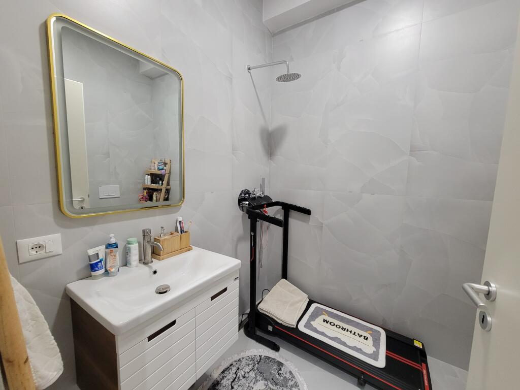 Shitet, Apartament 2+1+2 "Ali Demi" - Tiranë.