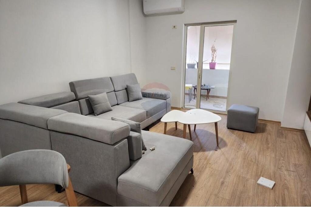 Apartament 2+1+2 me qira Zogu i Zi Logosi