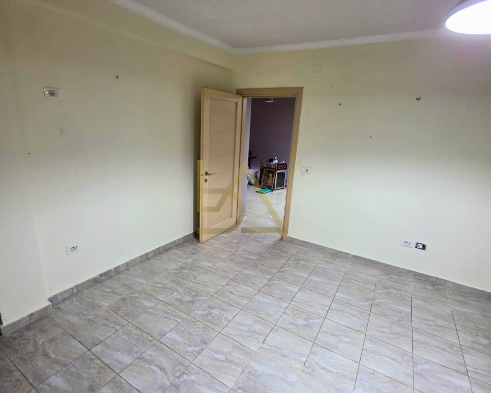 Shitet Apartament 3+1+2 + Depo 📍 Kopshti Botanik – pranë Xhamisë