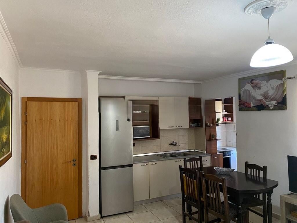 Shitet apartament 1+1 ne Ali Dem, Tek Burgu Grave!