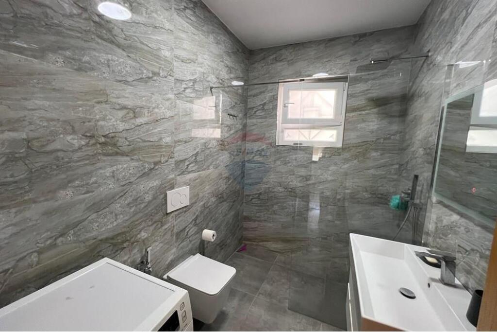 Apartament 2+1, Pallati me Shigjeta
