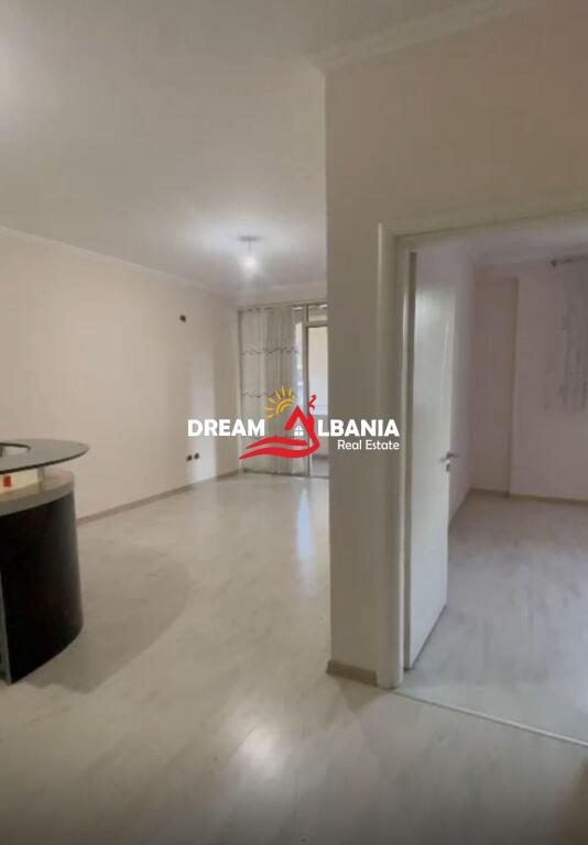 Jepet me qera apartament 1+1 tek Komuna e Parisit, prane Kristal Center (ID 42111406)
