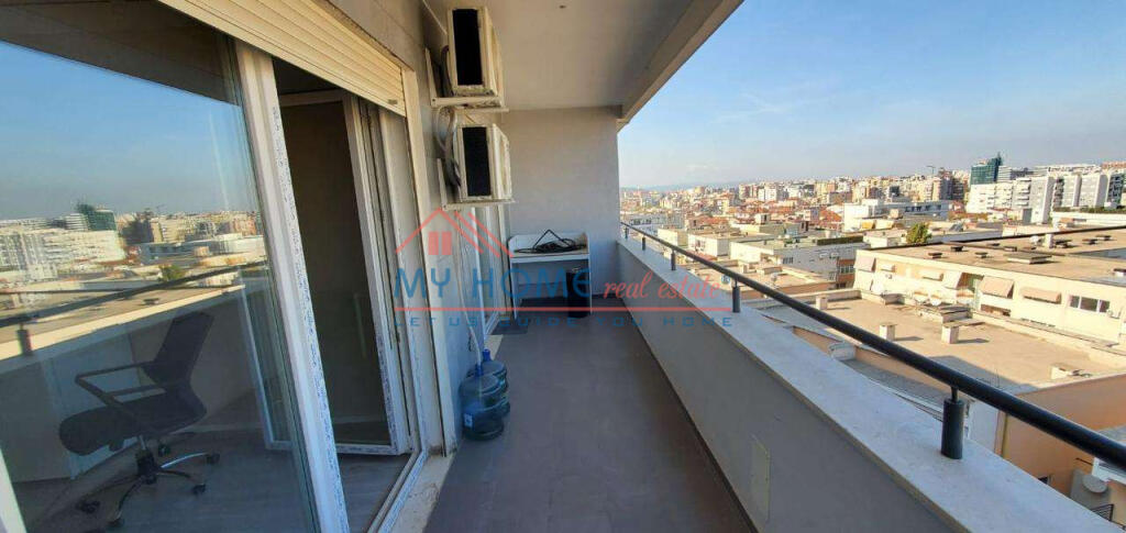 Office for rent at Komuna e Parisit in Tirana