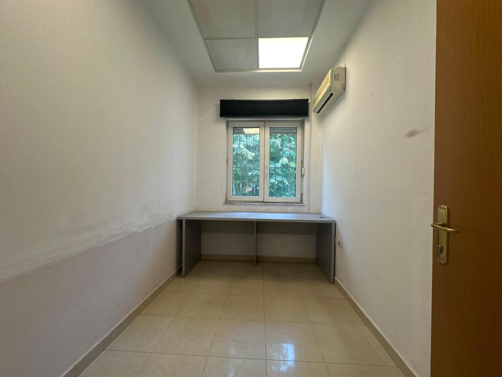 In Affitto - Spazio Ufficio | Centro, di fronte a Toptani