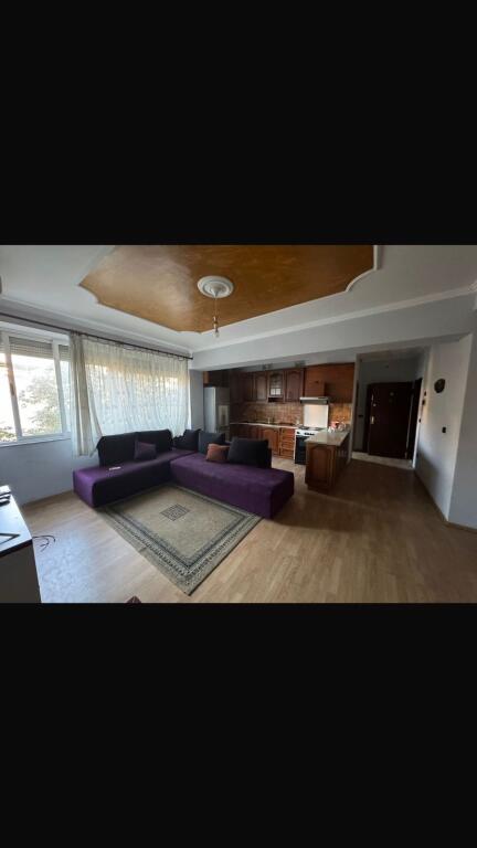 Apartament 3+1+2 me qera tek Oxhaku
