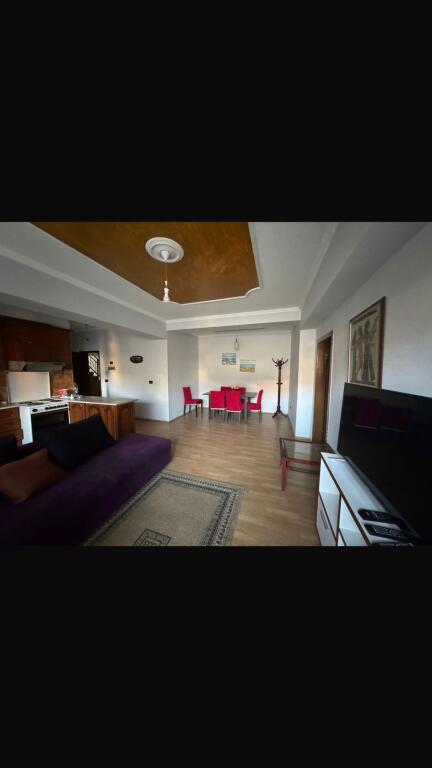 Apartament 3+1+2 me qera tek Oxhaku