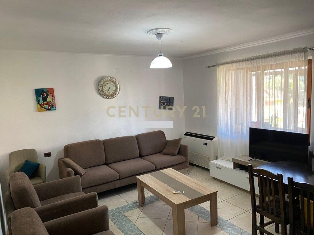 Shitet apartament 1+1 ne Ali Dem, Tek Burgu Grave.