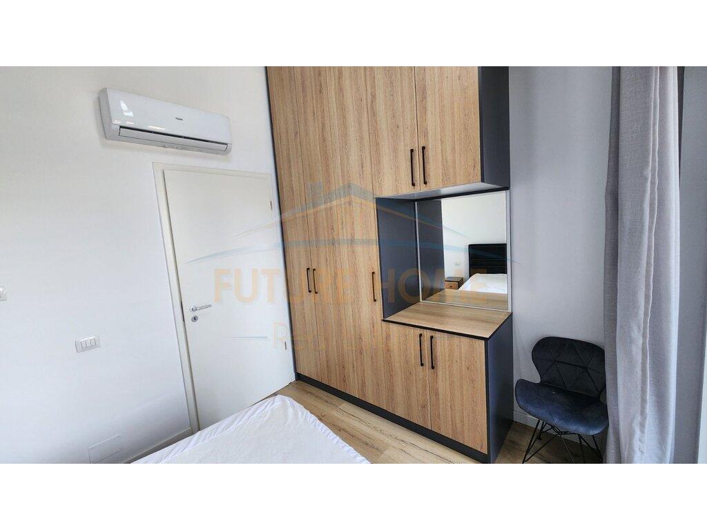 Shitet, Apartament 1+1, Kompleksi Kontakt (Magnet) 21 Dhjetori, Tiranë