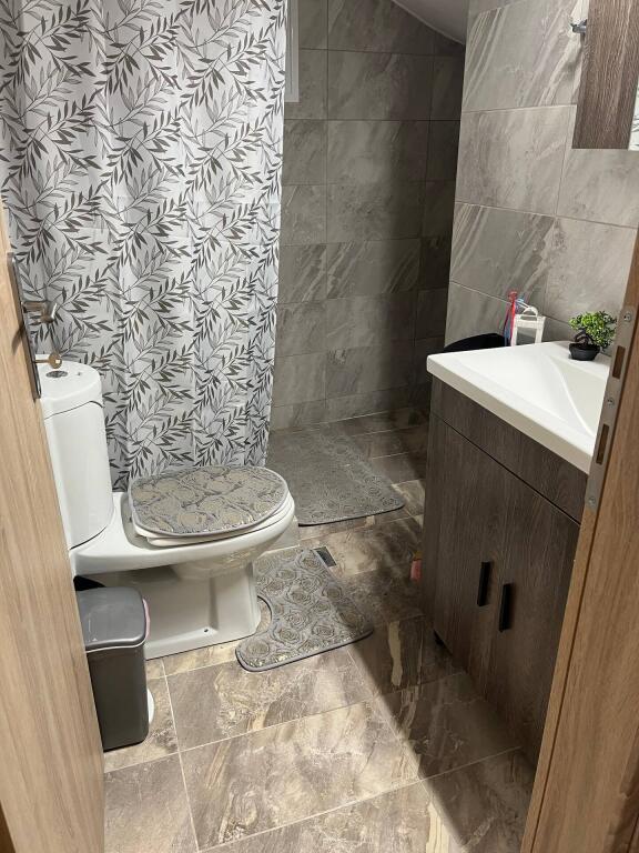 Apartament me qera 2+1 ne Bllok (ID B221325) Tirane.