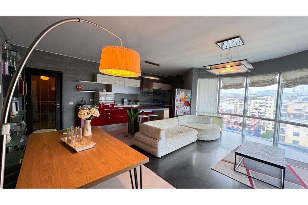 Apartament 2+1 për qira tek Komuna e Parisit!