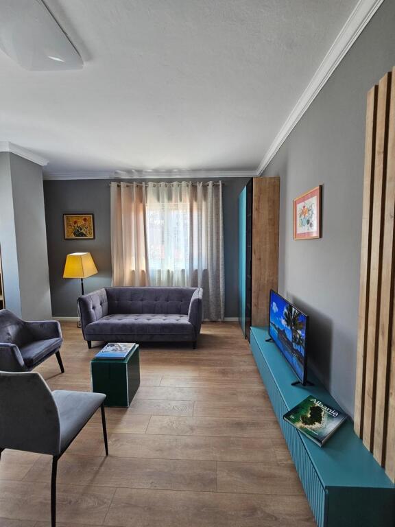 Apartament luksoz me qera 1+1 pazari i ri