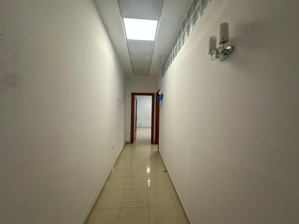 In Affitto - Spazio Ufficio | Centro, di fronte a Toptani