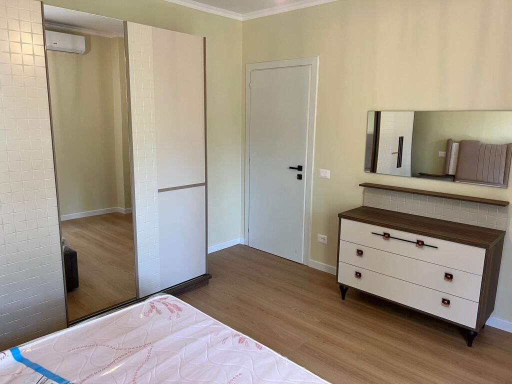 Apartament Modern Golem/ Kompleksi Freskia 2+1+2Wc 100 m larg detit