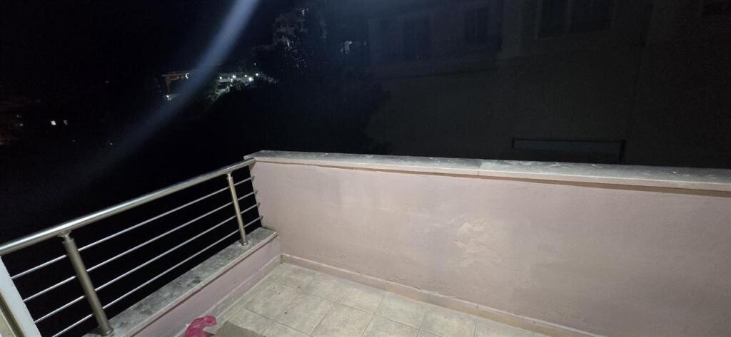 In vendita appartamento 1+1 a Fresk, via Ramazan Gazheri, edifici di Tom Doshit
