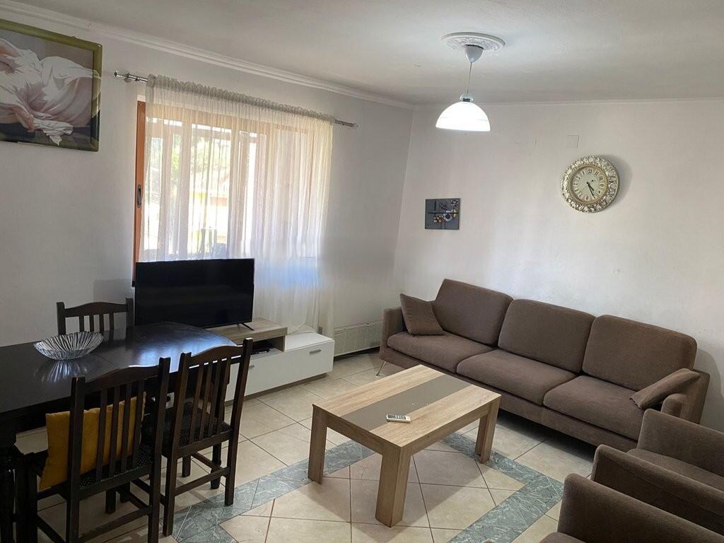 Shitet apartament 1+1 ne Ali Dem, Tek Burgu Grave!