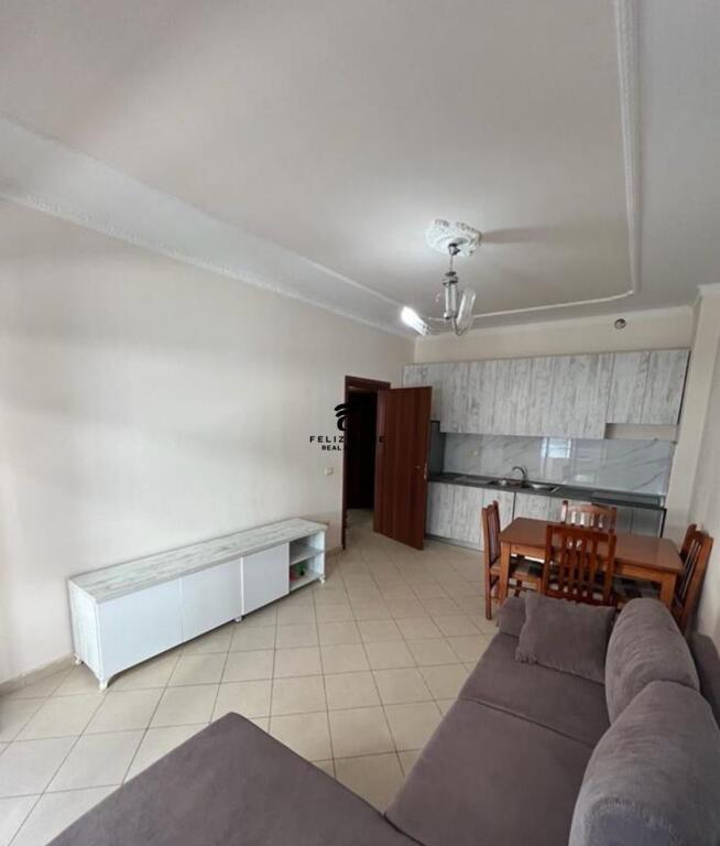 APARTAMENT ME QERA 3+1 TREGU ELEKTRIK