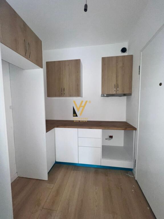 UFFICIO 76 M2 IN AFFITTO PRESSO KOMUNA E PARISIT