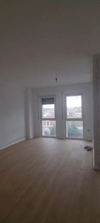 Shitet apartament 2+1+2 tualete te Bulevardi i Ri, Kompleksi "Bermon".