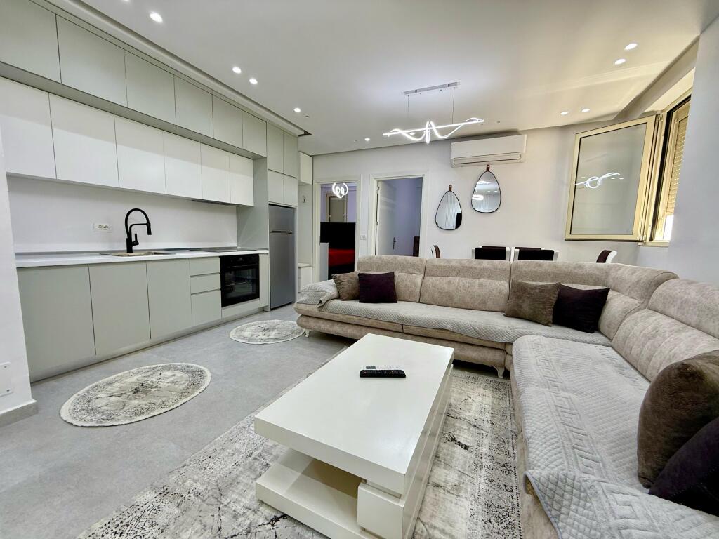 SUPER APARTAMENT 2+1 PER QIRA NE SHKOZE!