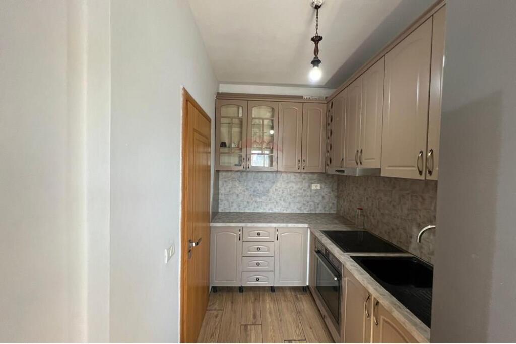 Apartament 2+1, Pallati me Shigjeta