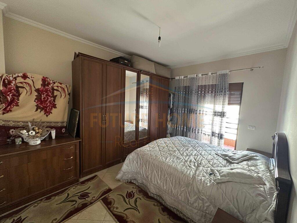 Shitet Apartament 2+1+2, Misto Mame
