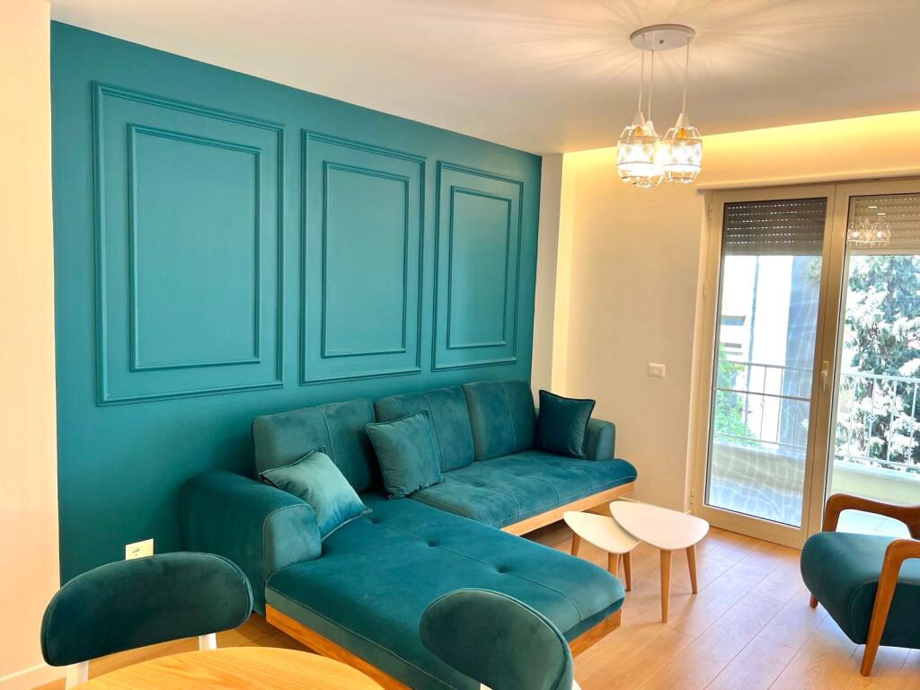 Apartament Modern Golem/ Kompleksi Freskia 2+1+2Wc 100 m larg detit
