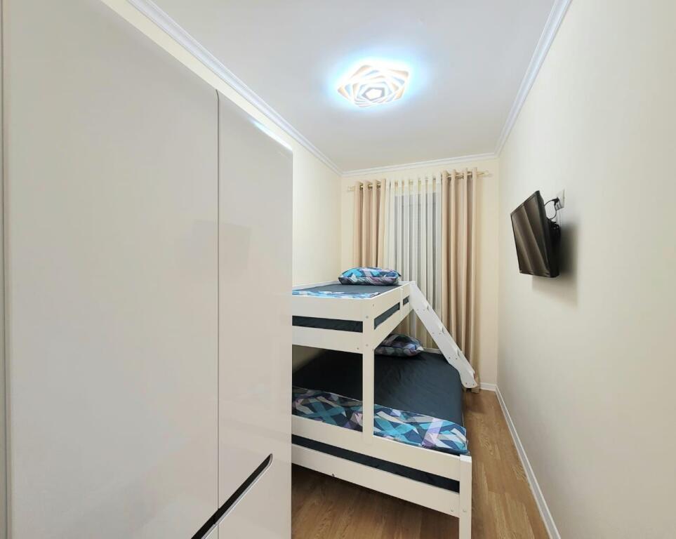 Apartament 2+1 me qira tek Rruga e Kosovareve