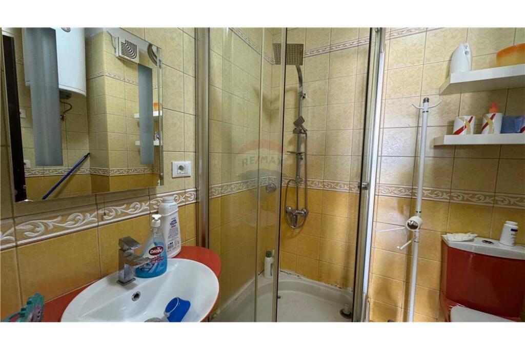 Apartament 2+1 për qira tek Komuna e Parisit!