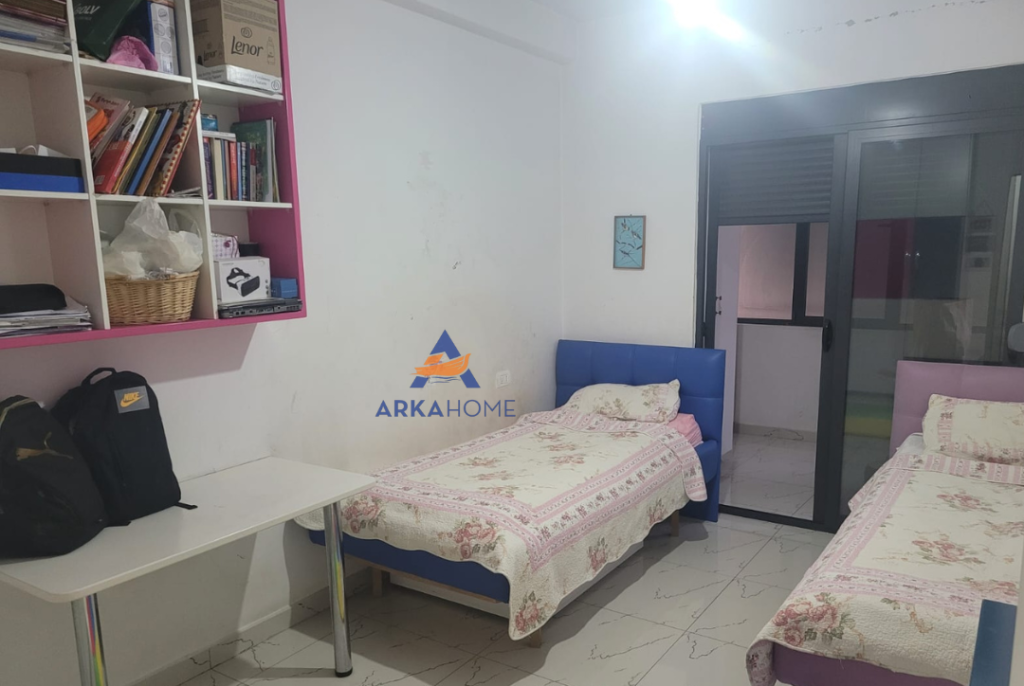 SHITET APARTAMENT 2+1+BALLKON NE YZBERISHT + POST PARKIMI