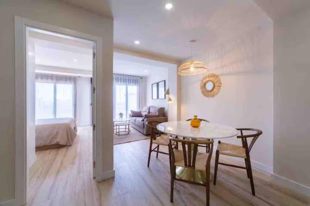 Apartament me qera 2+1+2 tek Kopshti Botanik (ID B2201376) Tirane