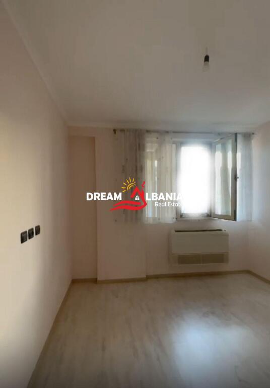 Jepet me qera apartament 1+1 tek Komuna e Parisit, prane Kristal Center (ID 42111406)