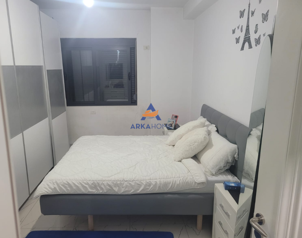SHITET APARTAMENT 2+1+BALLKON NE YZBERISHT + POST PARKIMI