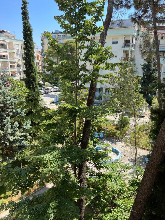 Apartament Modern Golem/ Kompleksi Freskia 2+1+2Wc 100 m larg detit