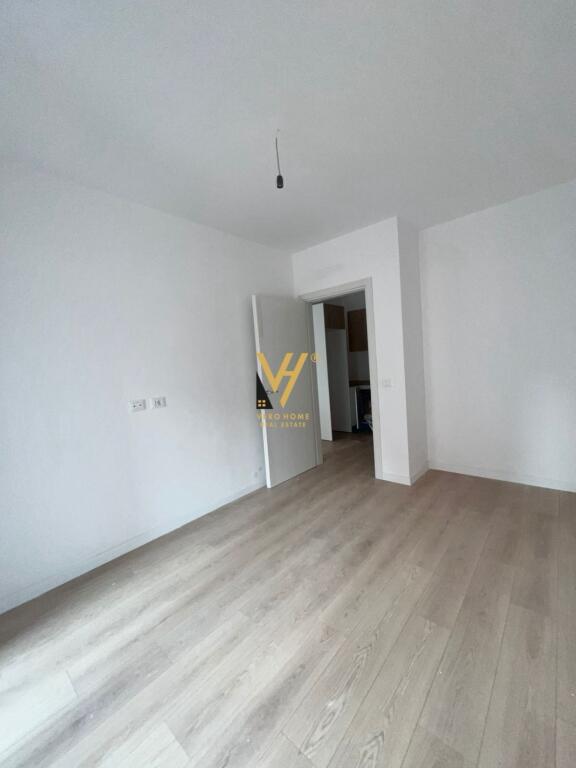 UFFICIO 76 M2 IN AFFITTO PRESSO KOMUNA E PARISIT