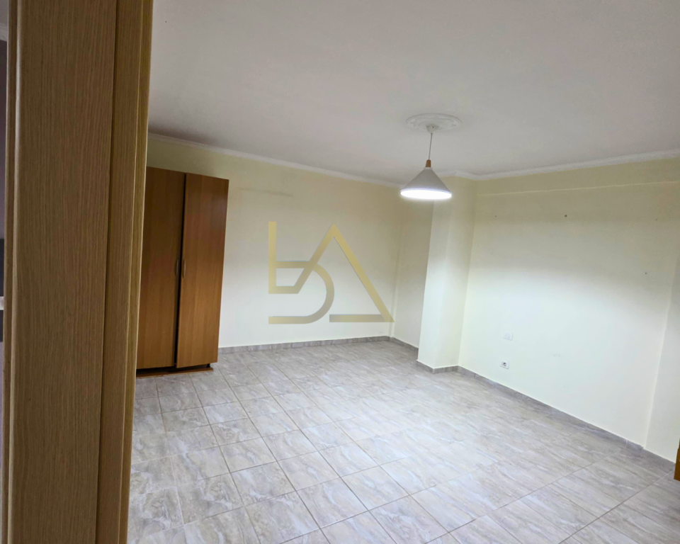 Shitet Apartament 3+1+2 + Depo 📍 Kopshti Botanik – pranë Xhamisë
