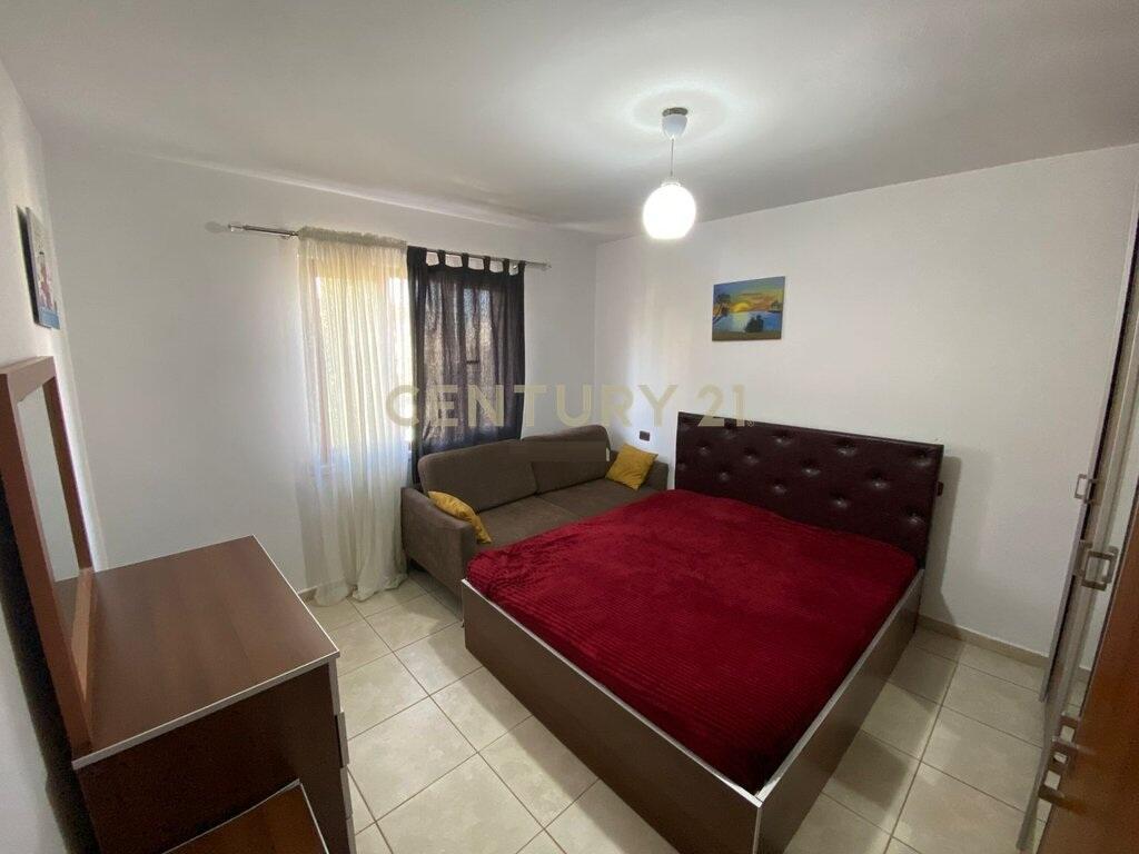 Shitet apartament 1+1 ne Ali Dem, Tek Burgu Grave.