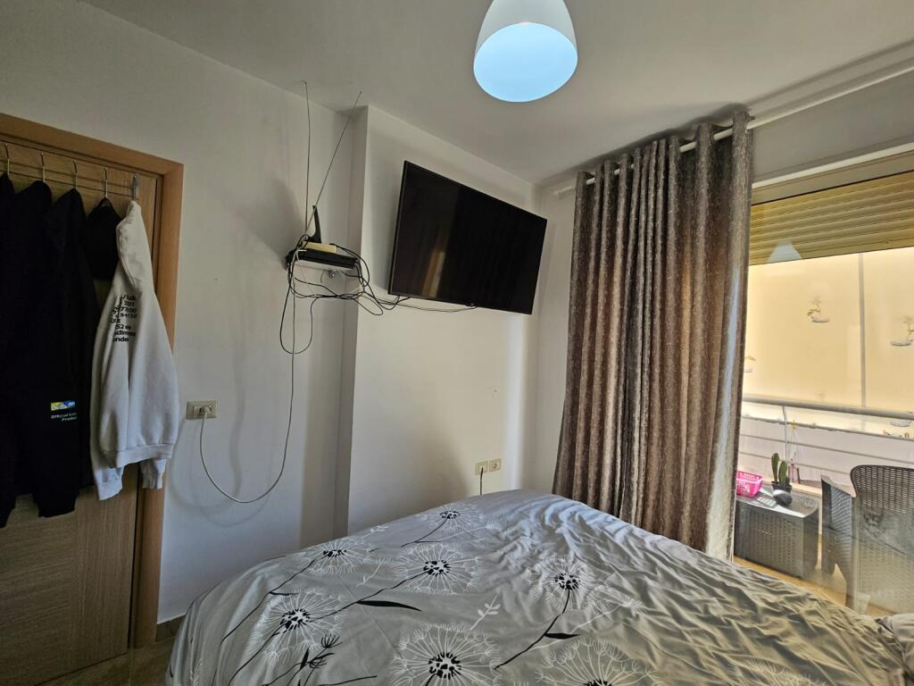 Jepet me qera Apartamenti 1+1, Liqeni i thate rruga peti te ullishtja